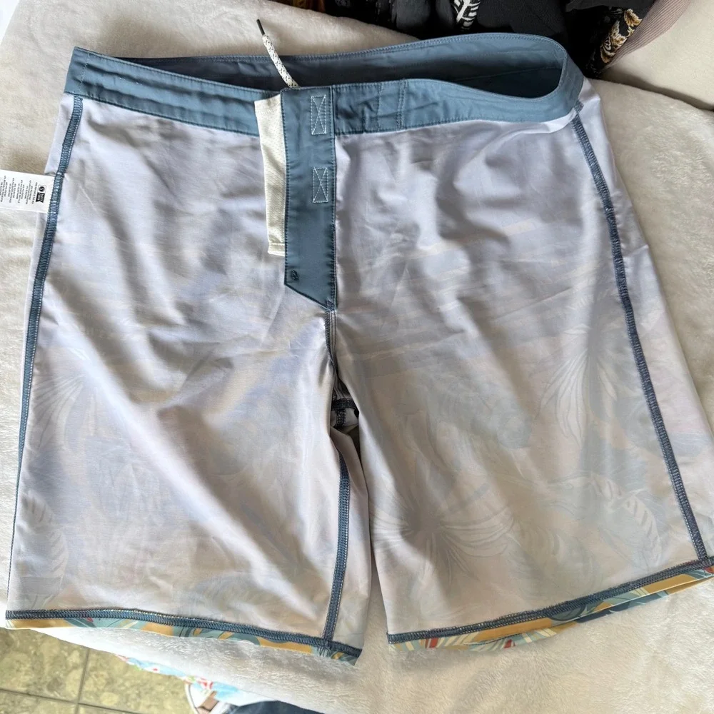 Salty Crew Ripple Blue Yellow Tropical Marlin Board‎ Shorts Size 36 Essential